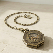 Montre à Gousset Squelette "Pirate" – Mouvement Mécanique Apparent & Finition Bronze